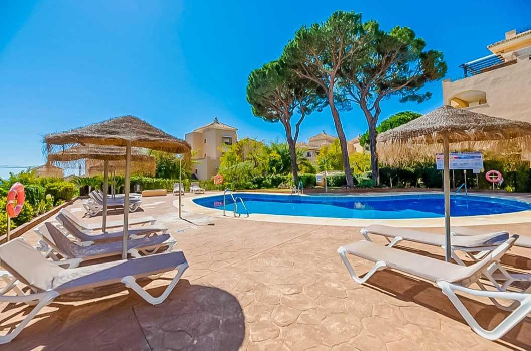 Elviria Relax Garden House