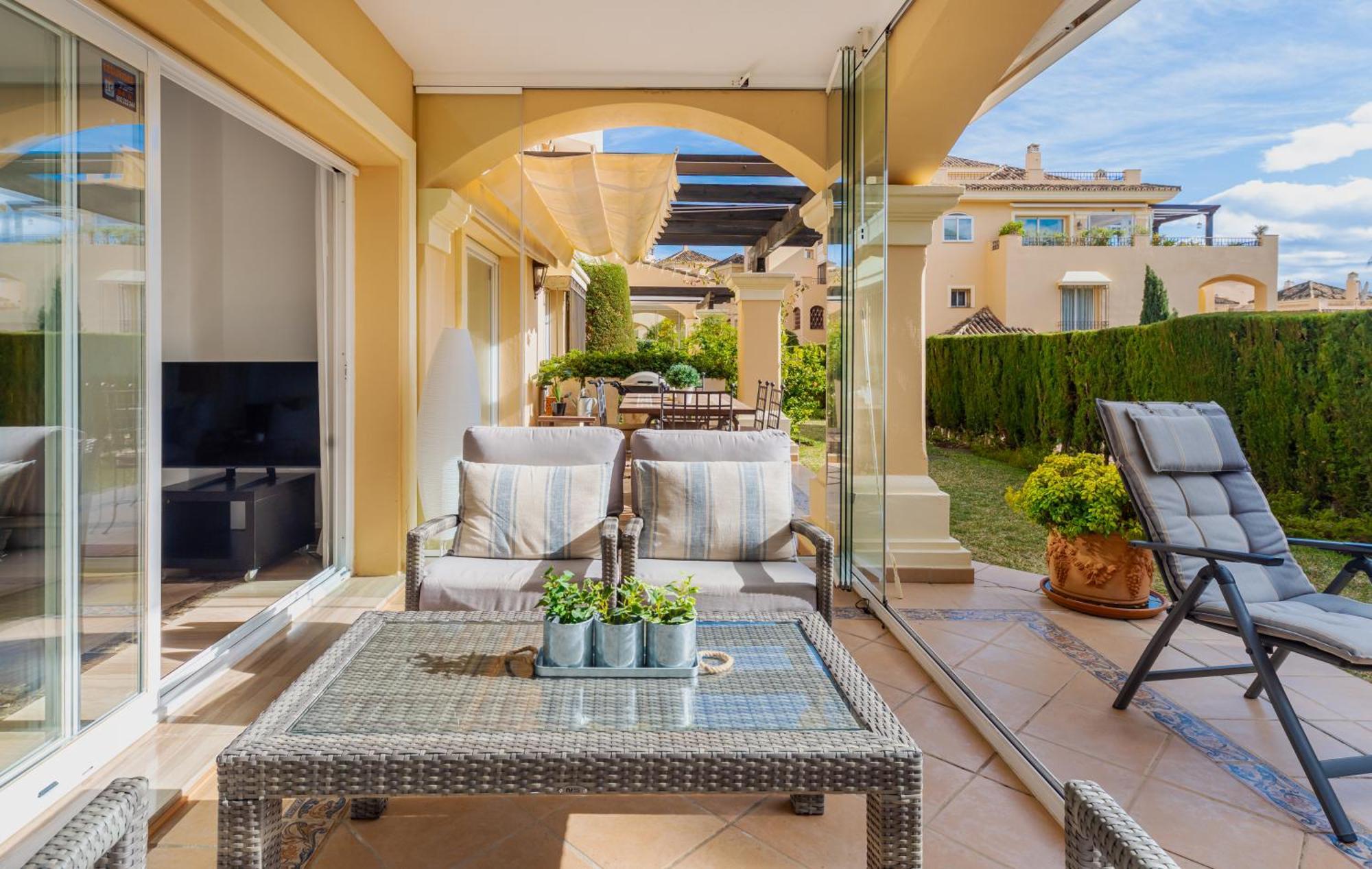 Elviria Relax Garden House